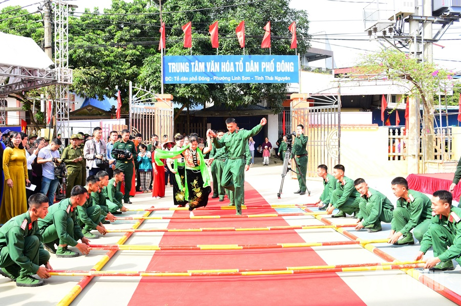 Coi trọng văn hóa là dân tộc trường tồn, con người hướng thiện, xã hội văn minh - Bài 3: Tôn vinh văn hóa là đề cao cái đúng, khuyến khích cái thiện, lan tỏa cái đẹp
